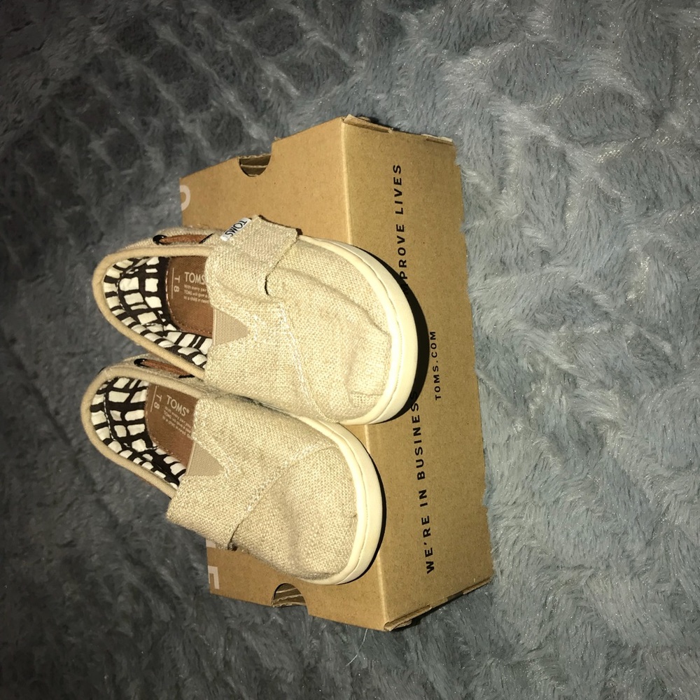 Toms